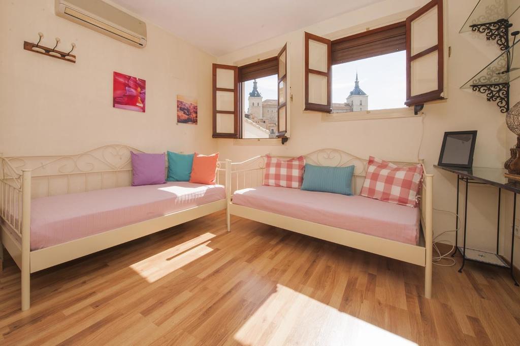 Atico-Terraza Imperial Apartment Толедо Стая снимка